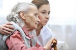 Phân biệt bệnh hoang tưởng của người già và bệnh Alzheimer